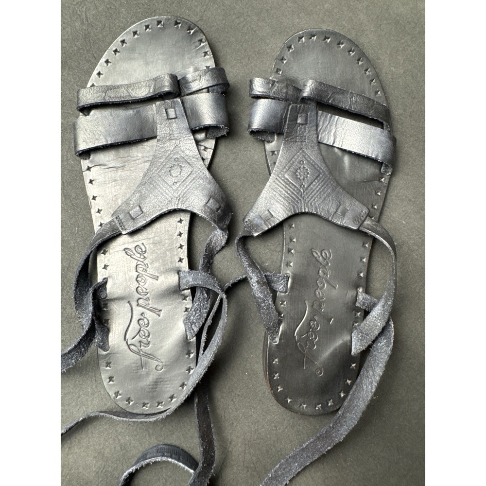 Free People Black Leather Lace Up Gladiator Sandals Flat Boho Festival Wraps 38